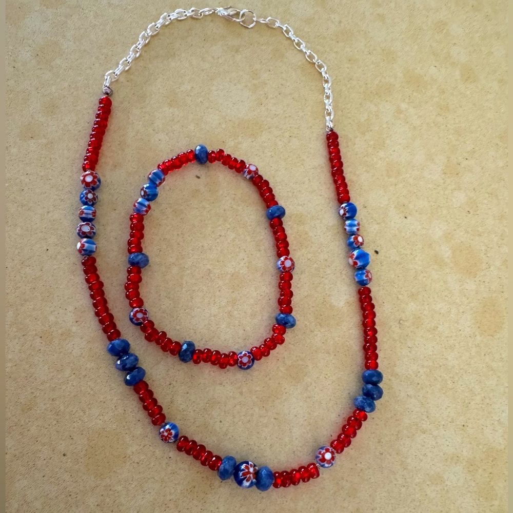 Cute beaded necklace and stretchy bracelet - great gift